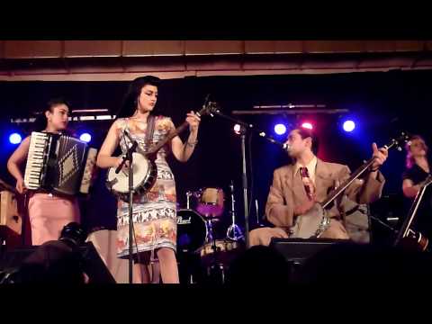 sunday best records - Kitty Daisy & Lewis - Hillbilly Music - Concert du 24 Avril 2010 à Aulnoye-Aymeries - 9eme Foire aux Disques et BD LACHE PAS LA PATATE -