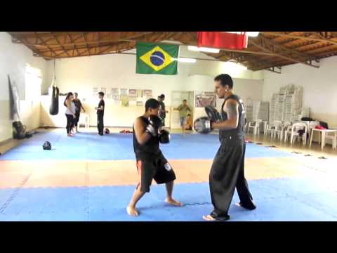 Escola de Kung Fu Tchuen e Boxe Chinês Templo Contagem