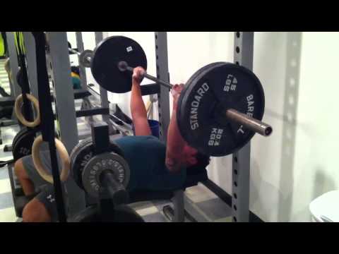 how to isolate chest in bench press