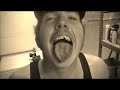 EAT WORM! TOM JUDSON EATS AN EATHWORM! REPTILE EATING A SILMY SNAKE!