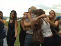 Free Hugs / Campanha do Abraço Grátis - Brasilia Brazil Free Hugs / Campanha do Abraço Grátis - Brasilia Brazil