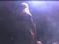 Loira fazendo performance