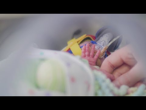 premature baby wearing device to control oxygen levels