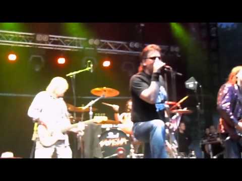 lahden yö - TÄSTÄ LÄHTEE ROCK´N´ROLL Kaasua, komisario Peppone.