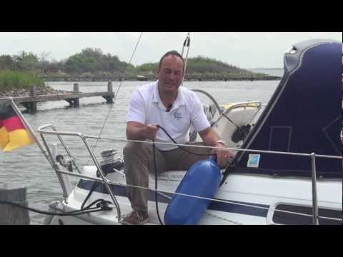 Fender auf Kick legen - Seemannsknoten lernen mit Code Zero