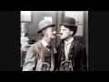 video chalie chaplin bella oceane '(deux petits chausons de satin blanc)