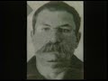Il servizio (per il video seleziona Alta qualita' in basso a destra dello schermo) di Angelo Ruoppolo Teleacras Agrigento del 16 giugno 2008. Blitz della Squadra mobile di Agrigento nelle campagne di Palazzo Adriano, in provincia di Palermo. Giuseppe Falsone, capo di Cosa nostra agrigentina, sfugge all'arresto. Ecco il testo:Si e' ripetuto, quasi, lo stesso copione cinematografico della cattura e della morte di Daniele Emmanuello. Il 3 dicembre scorso, quando la Polizia circonda una casa di campagna a Villapriolo, in provincia di Enna. Il boss di Gela e' nascosto dentro. Scappa. Gli spari e la morte del superlatitante. Adesso Palazzo Adriano, nel palermitano ma al confine con la provincia di Agrigento. Ancora in campagna. I poliziotti della Squadra mobile di Agrigento, capitanati da Salvatore Montemagno, irrompono dentro un casolare. Dopo l'incursione raccontano che sono stati sicuri che avrebbero scoperto Giuseppe Falsone. Ed infatti sarebbe stato cosi' se lui, il Capo di Cosa nostra agrigentina, non fosse fuggito poche ore prima. In fretta e furia. Si' perche' il covo, tecnicamente, e' ancora caldo. Una cucina arredata, scorte alimentari, un televisore nuovo, una macchina da scrivere, una Bibbia ed una foto di Falsone. Del latitante di Campobello di Licata nessuna traccia. Uccel di bosco. Forse perche' ha fiutato il blitz o forse perche' il pentimento di un suo fedelissimo, Giuseppe Sardino, lo ha intimorito. Tanto da provocare la fuga da Palazzo Adriano cosi' come, forse ai primi di marzo, Giuseppe Falsone sarebbe scappato da qui', un casolare poco fuori Naro, a 150 metri dalla casa di Giuseppe Sardino, gia' consigliere comunale del paese, mafioso e adesso collaboratore della Giustizia. Nel rifugio di Naro la Polizia ha scoperto 4 fucili a canne mozze, munizioni, esplosivo ed ordigni rudimentali. Giuseppe Falsone, invece, e' ancora ''Ghost'', che in inglese significa fantasma, e' che e' il nome delle due operazioni antimafia dei Carabinieri, del 3 marzo del 2003 e del 22 giugno del 2006, che hanno bruciato tanta terra intorno a lui. Poi l'arresto di altri presunti amici, il 6 marzo del 2007, il blitz ''Camaleonte''. Poi il pentimento di Sardino ed il brivido della Squadra mobile di Agrigento di essere vicini alla preda. E invece no. La caccia continua.