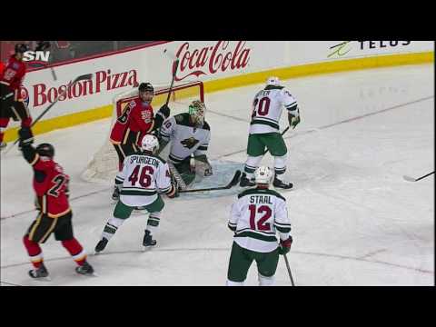 Video: Monahan uses a perfect screen to snipe on Dubnyk