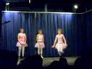 Gutta danser balett p� Revyen!