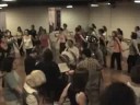 O projeto Dança e Música une a pesquisa em danças de roda, realizada pela bailarina BETTY GERVITZ, ao conhecimento musical do grupo MUTRIB. Uma união de muito sucesso que gera um encontro de pessoas de diversas idades que querem aprender um pouco mais sobre danças típicas, e para isso, nada melhor do que a típica música ao vivo. O grupo MUTRIB é formado por sete instrumentistas: Gabriel Levy (acordeom), MA3 - Mário Afonso III (flautas, sax e clarinete), Stewart Mennin (clarinete e sax alto), Roberto Angerosa (percussão), Valéria Zeidan (percussão), Éder 