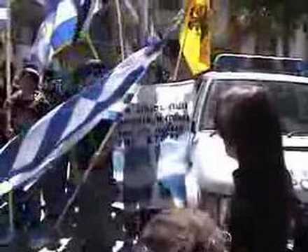 Extreme right against  peace and ...