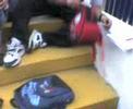 Lo que hacen las mochilas cuando no las ven xD Lo que hacen las mochilas cuando no las ven xD