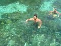 Tayland adalarında yaşayan dost ve kardeş balıklarla ekmeğimim bölüpte yerken.