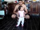 Luna aprendendo a andar