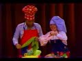 otro de los personajes de awilda. la chinita chan cle tita. aqui la vemos junto a eddie mir�