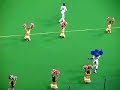 07年6月24日　ナゴヤドーム7回裏終了後のドアラのバク転見守るハリーホーク