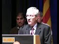 Òmnium apreta els polítics i qüestiona la Constitució Òmnium apreta els polítics i qüestiona la Constitució