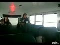 Cabeçada no tecto da camioneta