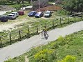 discesa spericolata in bicicletta