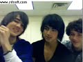 jonas-brothers-live-chat-joe-play-ringtones.html