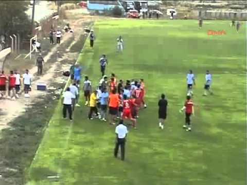 Unbelievable Assault of a Linesman on a Turkish Footballer!