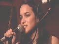 a classic hank williams tune performed by the little willies at the living room in nyc.  band members:  lee alexander - bass, jim campilongo - telecaster, norah jones - vocals, richard julian - vocals & acoustic guitar, dan rieser - drums, special guest jon dryden - organ.  video by anthony pepitone.  thanks to sound man steve ha for the great live sound mix.

http://www.thelittlewillies.com

http://www.livingroomny.com
