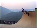 secci�n del halfpipe del carmen, cerca de sama, en el v�deo de skate prehistorik, de diciembre de 1993. el half-pipe era de luismi, y el terreno era de la casa de sus padres, estaba en la parte alta de un valle y las vistas son impresionantes, como se puede ver. la gente que aparece patinando son felipe vega y luismi, en orden de aparici�n. el v�deo completo se encuentra en www.youtube.com y forma parte de: 1.- lista de reproducci�n 