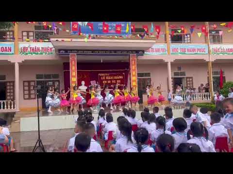 Bài hát múa: Tiểu học Diễn Thọ tự hào do thầy Hoàng Mai Lê sáng tác
