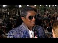 Michael Jackson's concert movie, This Is It, premiered Tuesday night in Los Angeles and London, and it drew out quite a few bit-name stars as it made $2.2 million in its first day of release.