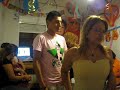TOTO BAILANDO PERREO