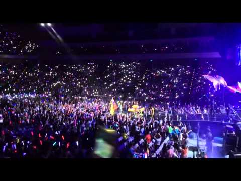 Unconditionally – Katy Perry in Taipei 2015 with Taiwan’s Flag!