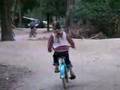 videos de Jesse and his first hour on a bike