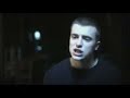 bpm p?ich�zej� ji? s t?et�m klipem z jejich debutov� desky slova. po p?edchoz�m klipu ostrovy sutin 
v?e maj� znovu pevn? ve vlastn� re?ii. za kamerou st�li paulie garand a ji?� v�gner. 
volba obrazov�ho ztv�rn?n� padla na p?�b?hov? lad?n�ho davida. lipo a paulie se rozhodli pro netradi?n� prezentaci. prvn� klip byl zhotoven na origin�l a druh�, pak na remix, kter� vyprodukoval kenny rough. ten ostatn? m??ete br�t jako p?edvoj k remix?m cel� desky slova, na nich? kenny ji? intenzivn? pracuje. nat�?elo se tam, kde samotn� text p�sn? vznikal a david?v st�n se tam proto ob?as zjevuje...  ot�zka zn�: je lipo david? nebo kdo je v?bec david? nejsi david ty s�m?