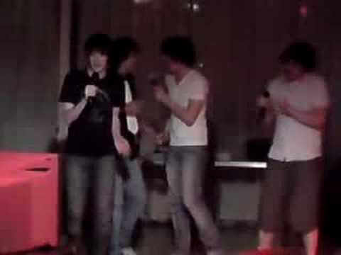 andycruix - A foursome that would give anyone a run for their money! Party Paul, Dave, Andy and Broon sing on the karaoke.