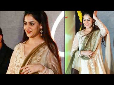 Pregnant Genelia Dsouza flaunts BABY BUMP