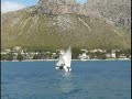El bote surca los mares del norte