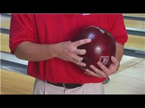 how to properly throw a bowling ball