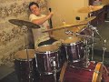Eu na Batera tocando dennis Chambers ... ali&aacute;s tentando