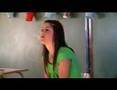 Fabiola cantando
