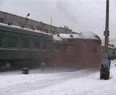 Crash test di un treno russo Crash test di un treno russo