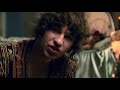 Bekijk muziek clip van The Kooks met Shine On
