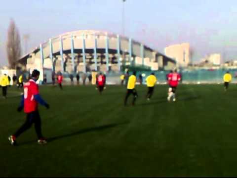 Fragmenty sparingu Włocłavia - Lech Rypin 1:1 (1:1) rozegranego 28 stycznia na boisku OSiR we Włocławku - http://www.mmwloclawek.pl/artykul/sparingi-we-wloclawku-wyniki-zdjecia-wideo-0