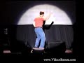 www.VideosBasura.com Cómo resumir los últimos 60 años de bailes en 6 minutos. Este hombre lo consigue de una forma genial. Estupendo recopilatorio de temas y bailes que tocan todas las míticas canciones desde mediados del siglo XX.