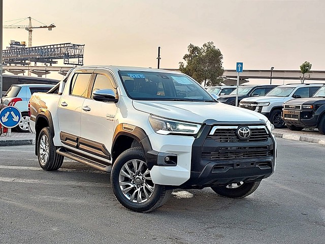 تويوتا هيلوكس أدفنتشر (RAMADAN OFFER) TOYOTA HILUX PICKUP RHD 2023 MODEL 2.8 L DIESEL AUTOMATIC(PM81485) video