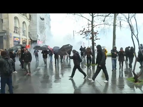 Frankreich: Tausende bei Demonstrationen gegen Macrons  ...