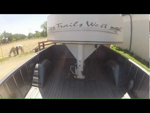 how to hitch up a gooseneck trailer