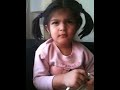 Siya playing with the hair band