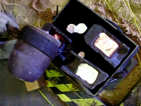 moldes de aluminio - COisa louca gurizadinhaa! Ta ai o video pra quem nao ficou ate o final na aula de laboratorio,e também pra quem quer ver mais sobre como funciona esse proces...
