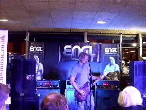 tumeni - Steve Morse talks in the local music store in Bolton Lancs November 2009,He turned up a few hours later than expected because of the rush hour traffic from M...