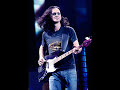 Geddy Lee stops concert, and gets mad at the audience
